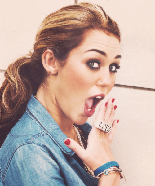 Photo:  Miley Cyrus 18